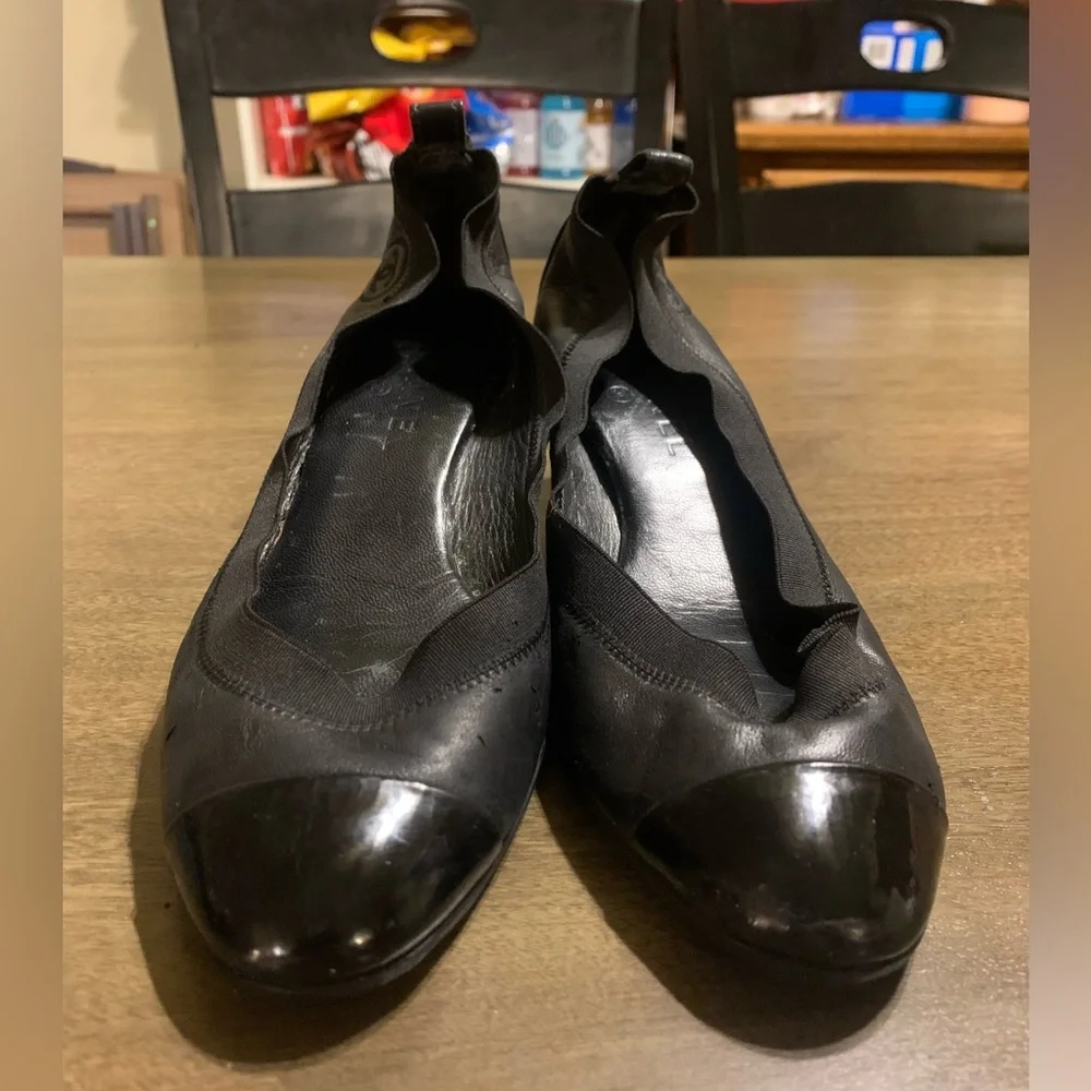 CHANEL Black Leather Cap Toe Block Heel Pumps